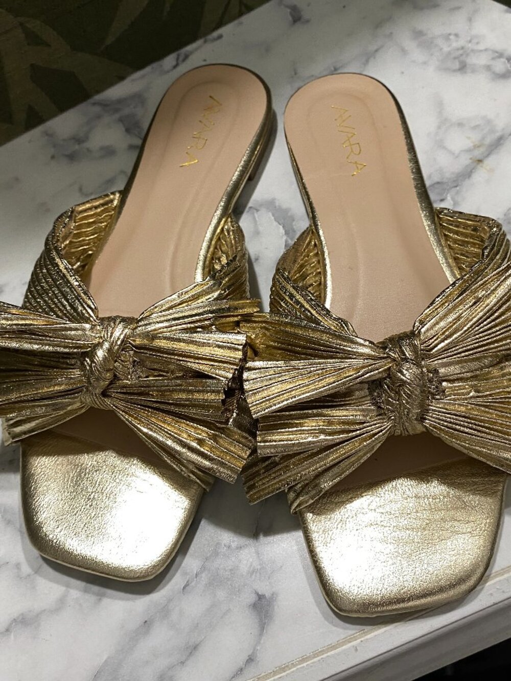 GUC~Avara. Ariel  Metallic Gold Knot Sandals~sz 6